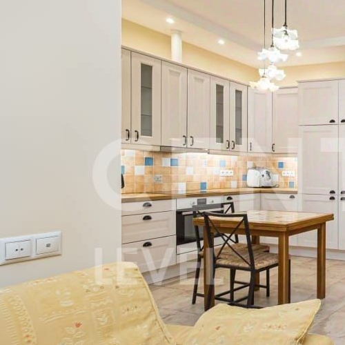 3-комн квартира Международный кв-л, Клязьма-Старбеево мкр, улица Береговая, 5