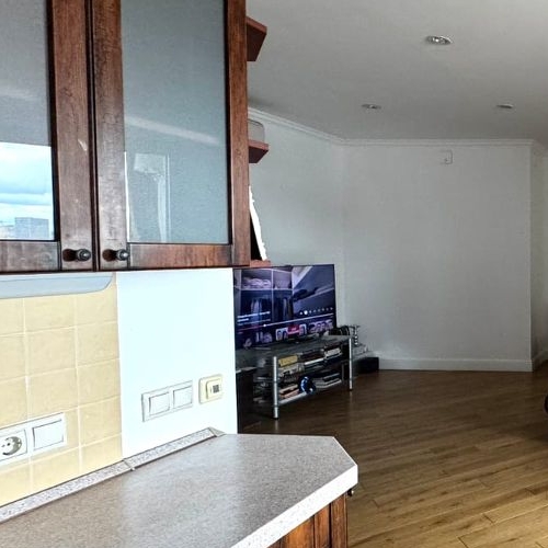 4-комн квартира улица Маршала Бирюзова, 31