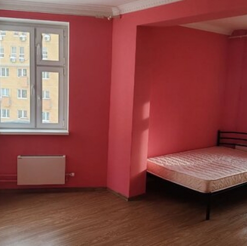 2-комн квартира ул Лазурная,  д. 10