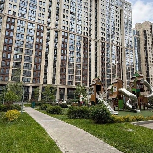 4-комн квартира улица Эльдара Рязанова, 4