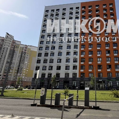 2-комн квартира улица Летчика Ульянина, 3А