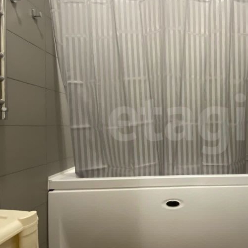 2-комн квартира Имени В.Н. Махалина мкр, 40