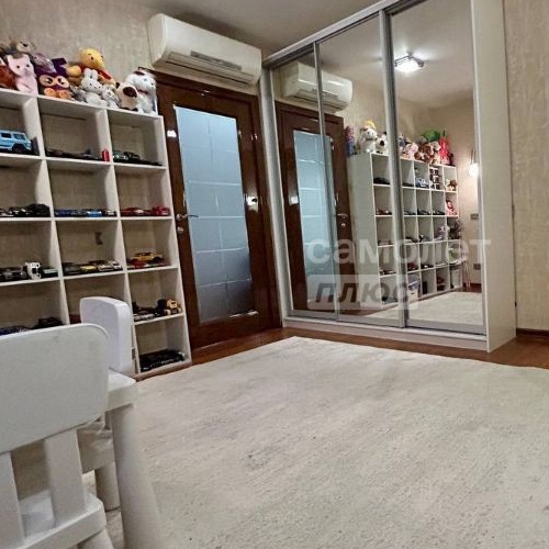 3-комн квартира Холмогорская улица, 2к3