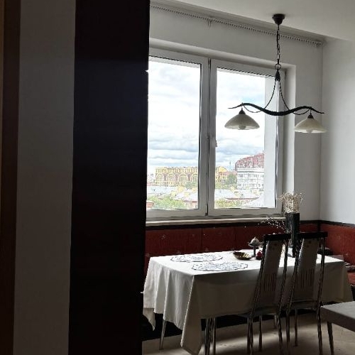 4-комн квартира улица Маршала Бирюзова, 31