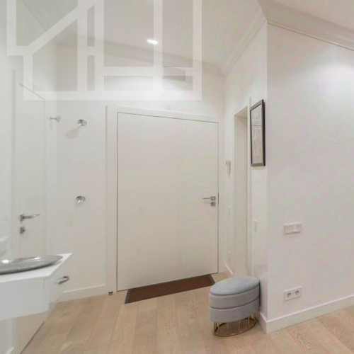 3-комн квартира улица Машкова, 2/13С1