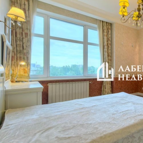 5-комн квартира улица Маршала Соколовского, 5