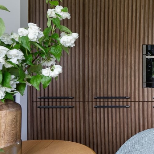 3-комн квартира улица Генерала Донскова, 23к3