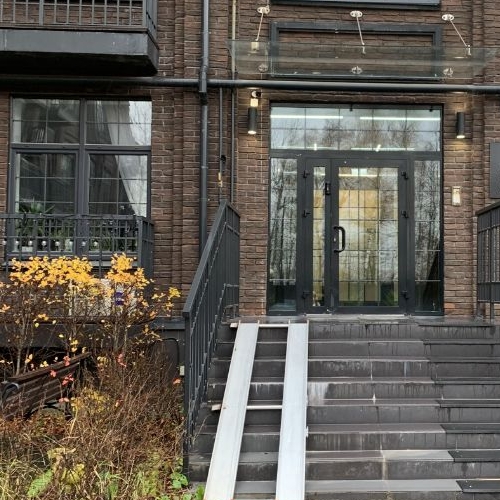 4-комн квартира пос. Нагорное, шоссе Липкинское, 12