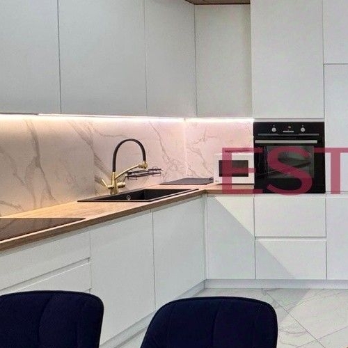 3-комн квартира улица Василисы Кожиной, 13