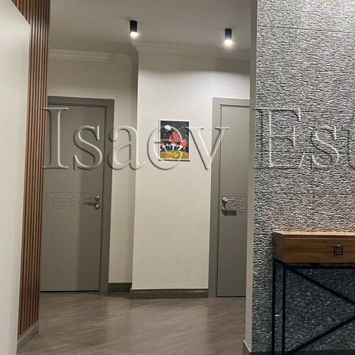 3-комн квартира улица Твардовского, 12к2