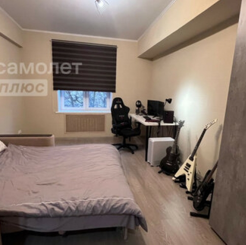 4-комн квартира улица Трофимова,  д. 1/17