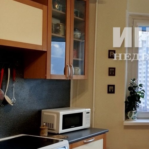 2-комн квартира улица Авиаторов, 5