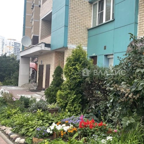 3-комн квартира Мытищи, улица Комарова, 2к2