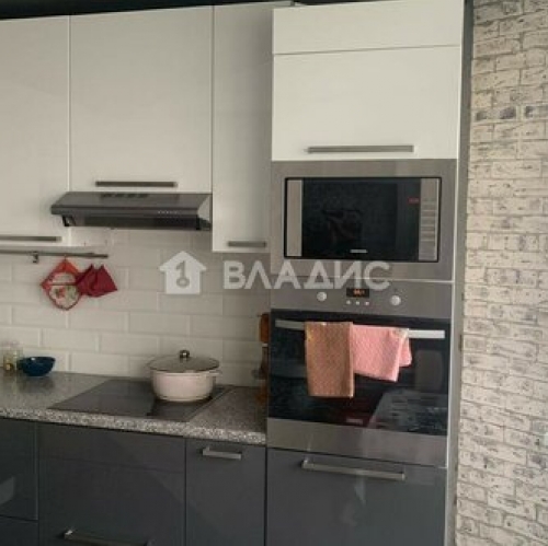 3-комн квартира Авиаконструктора Петлякова ул,  д. 11