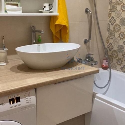 2-комн квартира улица Летчика Ульянина, 7