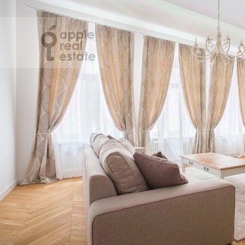 3-комн квартира Никольская улица, 10/2С2б