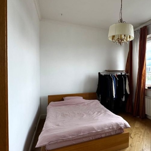 4-комн квартира улица Маршала Бирюзова, 31