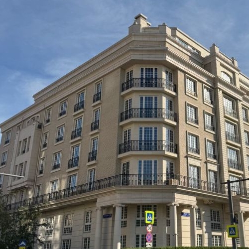 4-комн квартира улица Ефремова, 19к3