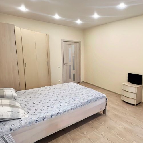 2-комн квартира улица Летчика Ульянина, 7